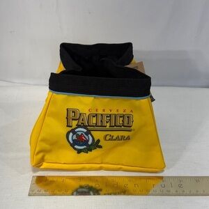 ⛵️nwt Yellow travel Dog Bowl collapsible